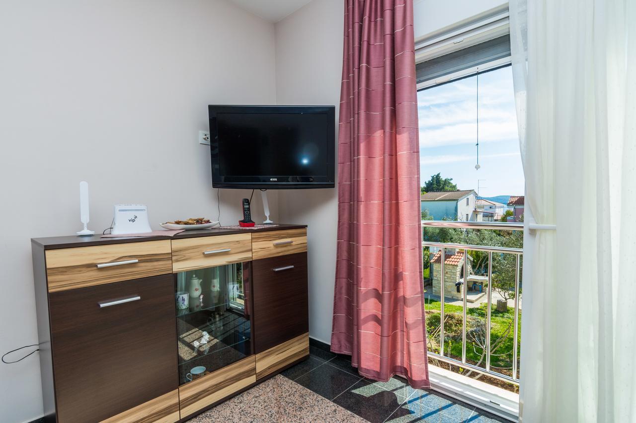 Apartmani Bepo Sveti Filip i Jakov Exterior foto